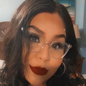 Meet your Posher, Julissa